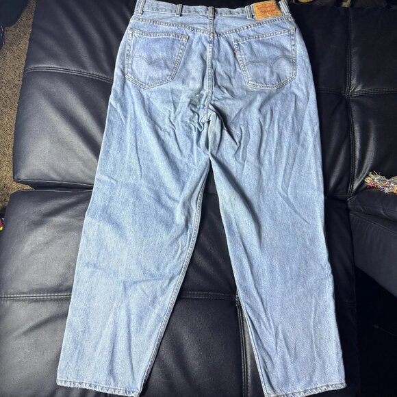 Levis 560 Men's Tapered Leg Jeans Blue Denim Comfort Baggy Light Wash W38 L32 - Picture 2 of 15